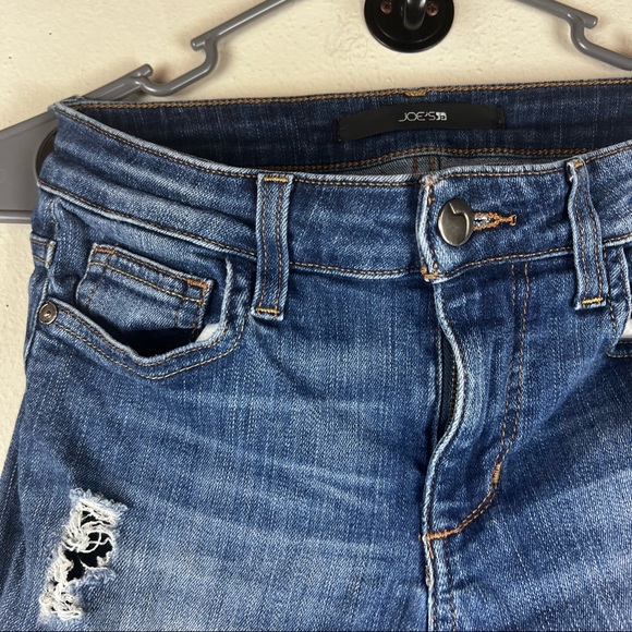 Joes Jeans slightly Distressed Dark Wash Skinny Jeans Size 26 - Picture 3 of 6